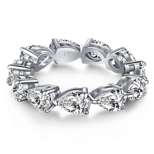 Bague en Moissanite VVS Certifiée IGI, Coupe Émeraude, Sertissage Pavé, Style Hiphop, Bijou Diamant, Bague de Fiançailles Personnalisée - Product Image 2