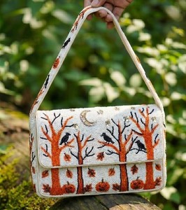 Sac à bandoulière brodé de perles bleues pour fêtes, mariages, événements, avec nœud perlé et breloque suspendue, sac à main de soirée - Product Image 6