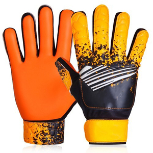 ถุงมือผู้รักษาประตูแบบมืออาชีพ Super Soft Grip ขนาด 4 มม. ปิดด้วยแถบตีนตุ๊กแก ทรง Negative Cut สำหรับผู้รักษาประตูมืออาชีพ ผลิตจากยางลาเท็กซ์เยอรมัน - Product Image 6