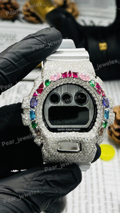 Reloj digital con incrustaciones de diamantes de imitación y bisel de piedras de colores, caja plateada, para unisex. - Product Image 5