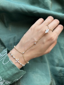 แหวนเพชร ทองคำขาว 14k มอยส์ซาไนต์ทรงรีและทรงมรกต เครื่องประดับหรูหรา ความงดงามเหนือกาลเวลา ระยิบระยับ ทนทาน ทันสมัย - Product Image 3