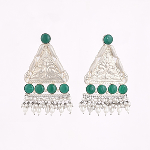 Boucles d'oreilles ethniques Jhumka en pierre de perle verte hydro |   Bijoux indiens traditionnels en laiton plaqué argent - Product Image 1
