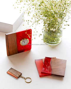 Horloges de bureau en bois naturel et résine, design géométrique moderne de haute qualité, mouvement mécanique, personnalisables, vente en gros - Product Image 3