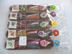 Ensemble de bougies et d'encens en cire de soja faits à la main pour la décoration de la maison, avec technique de moulage, fabriqué en Thaïlande - Product Image 3