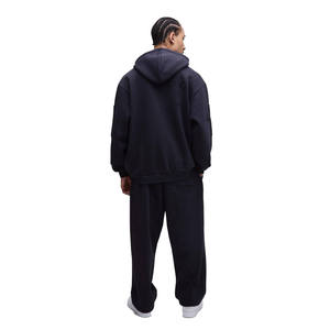 Ensemble survêtement homme beige uni avec sweat à capuche oversize et pantalon large assorti – Vêtements OEM ODM en gros - Product Image 4