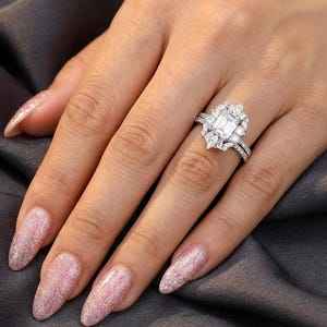 แหวนเพชรโมอิสซาไนต์ทรงคลัสเตอร์หลากหลายรูปทรงสำหรับผู้หญิง เงินแท้ 925 เครื่องประดับคุณภาพสำหรับงานแต่งงาน ของขวัญ - Product Image 2