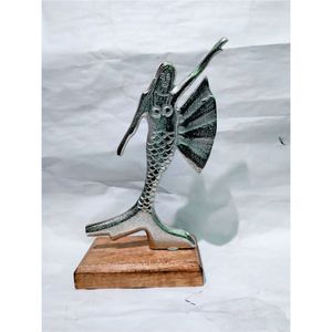 Sculpture de sirène en métal faite à la main en gros avec base en bois, ornement décoratif moderne pour table, décoration pour la maison et l'hôtel - Product Image 1