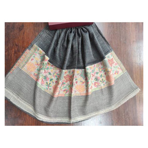 Estolas de Lana Fina Premium con Diseño Floral Gulab Palla para Mujer, 70x200 cm, Chal de Lujo de Mezcla de Lana y Seda, Suave, Cálido, Elegante, de Diseñador, para Invierno - Product Image 4