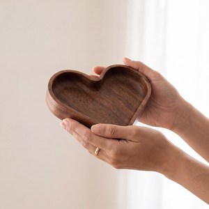 ชามไม้แกะสลักรูปหัวใจทำมือ - ของตกแต่งครัวสไตล์เรียบง่าย เป็นมิตรกับสิ่งแวดล้อมและทนทาน สำหรับใส่ผลไม้อบแห้งและของว่าง - Product Image 2