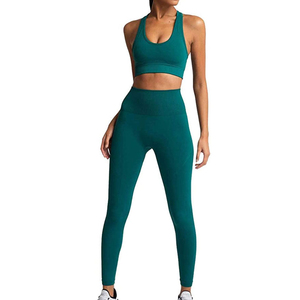 Ensemble de yoga pour femmes, vert uni, haut court dos nageur, leggings mi-taille longueur intégrale, sans couture, séchage rapide, respirant, ensemble 2 pièces - Product Image 1