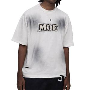 T-shirt pour homme en coton épais, coupe longue et ample, style Hip Hop, avec logo patch en chenille, ourlet vieilli, effet délavé par pulvérisation, OEM en gros - Product Image 1
