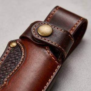 Convient pour le rangement des couteaux, la collection et l'utilisation quotidienne. Étui à couteaux en cuir véritable de qualité supérieure, coutures durables, design classique. - Product Image 6