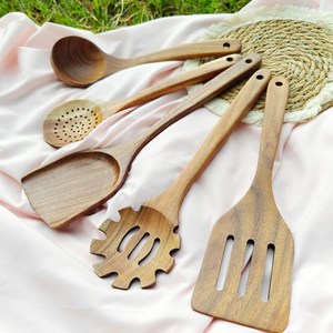 Juego de Utensilios de Cocina de Madera de 5 Piezas, Cuchara, Espátula y Servidor de Pasta Grabados Personalizados, Regalo Familiar - Product Image 2