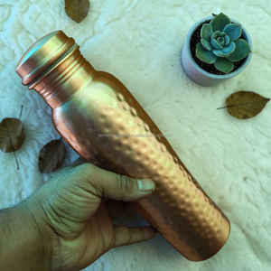 Bouteille d'eau en cuivre martelé artisanal, vaisselle de qualité supérieure et durable pour la maison, les voyages, la salle de sport et le fitness au meilleur prix - Product Image 2