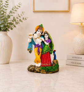 Statue de Radha Krishna en résine artisanale Nirmala, décoration religieuse traditionnelle du Rajasthan, pour la table du salon - Product Image 1