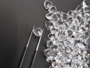 Topacio Blanco Natural de 8MM con Corte Trillón, Gema Suelta de la Mejor Calidad para la Fabricación de Joyas - Product Image 2