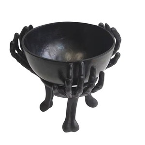 Nouvelle arrivée Lanterne squelette en métal pour Halloween avec porte-bougie Décoration d'intérieur Design en forme de main Utilisation pour adultes - Product Image 3