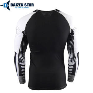 Camiseta de Protección Solar de Alto Rendimiento con Sublimación UPF50 |   Transpirable y de Secado Rápido |   Camiseta Deportiva Ajustada Resistente a la Decoloración - Product Image 3
