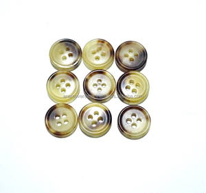 Service OEM/ODM, boutons en corne naturelle ronds à 4 trous, faits à la main, écologiques, nouvelle mode, accessoires de vêtements - Product Image 1