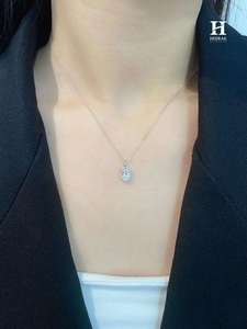 Collier pendentif solitaire en or 18 carats avec diamant taille ovale, bijoux fins minimalistes - Product Image 4
