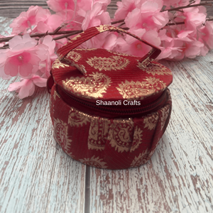 Belle boîte ronde de broderie à la main avec fermeture à glissière boîte de bracelet à bijoux de stockage en soie avec fermeture à glissière pour accessoires pour femmes - Product Image 3