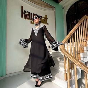 Magnifique Salwar Kameez en coton noir pour les fêtes, taille XL, haut et bas avec dupatta, tenue élégante - Product Image 3
