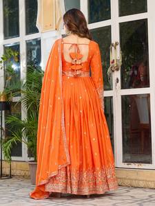 Nouvelle Tendance : Ensemble de Soirée Designer en Soie Américaine Lourde avec Broderie de Paillettes, Pantalon et Dupatta – Longueur Cheville, Infroissable - Product Image 4
