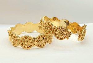 Pulseras de Latón Chapadas en Oro de 24K para Mujer con Diseño de Flor de Perla de Imitación, Joyería Clásica de Moda para Bodas - Product Image 2
