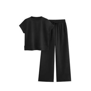 Ensemble décontracté 2 pièces pour femme avec hauts à manches courtes en maille et shorts en polyester respirant - Product Image 1