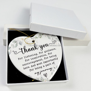 เครื่องประดับตกแต่งคริสต์มาสเซรามิกรูปหัวใจทรงกลมแบบคลาสสิก พิมพ์ลายตามสั่งด้วยเทคนิคซับลิเมชั่น พร้อมกล่องของขวัญ ป้ายห้อยแบบกำหนดเองได้ - Product Image 6