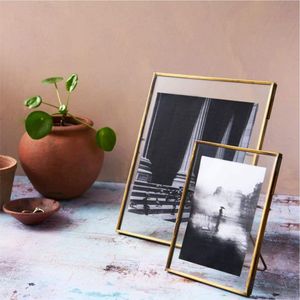 Ensemble de cadres flottants modernes en laiton et verre, cadres photo décoratifs en métal pour table, décoration minimaliste pour la maison et la galerie - Product Image 1