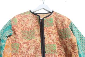 Veste ouverte style kimono Kantha en coton à breloques vintage en multicolore Veste d'extérieur pour femme - Product Image 4