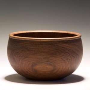 Bol de service rond classique en bois, fait main, en bois massif, pour la cuisine, la salle à manger et le buffet - Product Image 2