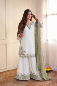 Kurti en coton blanc brodé avec dupatta vert, ensemble traditionnel indien pakistanais pour femmes, tenue décontractée, longueur cheville, coupe classique - Product Image 2