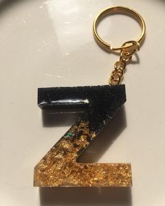 Porte-clés personnalisé en résine avec initiale – Porte-clés fait main avec lettre initiale et design décoratif unique, nom personnalisé - Product Image 2