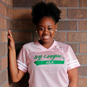 Camiseta Deportiva de Mujer AKA Pink Replica, Estilo Jersey de Fútbol, Cuello en V, Manga a Rayas, Color Rosa y Verde - Product Image 6