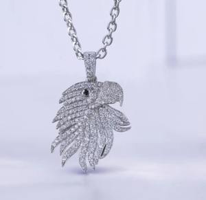 Colgante Hip Hop con Incrustaciones de Diamantes Moissanite en Forma de Águila, Regalo para Ella - Product Image 4