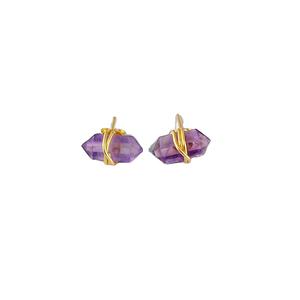 Boucles d'oreilles clous en argent 925 en gros, améthyste double pointe en forme de crayon, petites clous enroulées de fil, bijoux faits à la main - Product Image 1