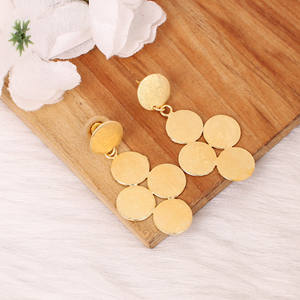 Pendientes Colgantes de Latón con Diseño Antiguo para Fiestas de Niñas, en Venta, Pendientes de Latón de Tamaño Personalizado, Los Mejores Pendientes al por Mayor de Fabricante - Product Image 2