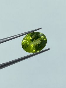 Pierre précieuse vert péridot olivine de haute clarté, qualité supérieure, pierre naturelle taillée, 3,45 carats, 7x9 mm, 2 pièces - Product Image 6