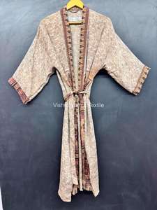 Robe kimono en crêpe de soie de luxe pour femmes, faite à la main |   Écharpe en soie Sari à taille haute élastique avec motif floral |   Logo avant |   Vintage - Product Image 4