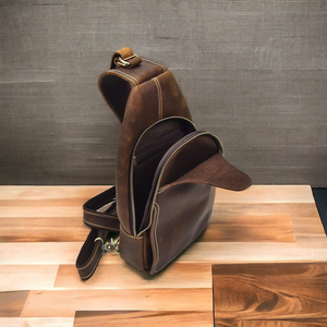 Bolso de Pecho Marrón Oscuro para Hombre, Moderno y Multifuncional, con Correa Cruzada para Viajes - Product Image 3