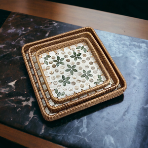 Juego de 3 bandejas cuadradas de ratán con diseño de puntos florales verdes y nácar, organizador decorativo premium para encimera, venta al por mayor - Product Image 1