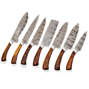 Ensemble de 7 couteaux en acier damas forgés à la main, meilleur ensemble de couteaux de cuisine avec manche en bois, ensemble de couteaux de chef professionnels. - Product Image 1