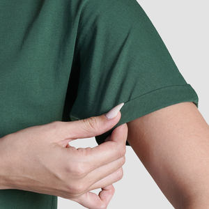 T-shirts pour femmes à col en V surdimensionnés, style été, vente en gros, logo imprimé personnalisé, t-shirts unis à manches courtes pour femmes, fabriqués au Pakistan - Product Image 6