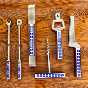 Juego de herramientas de bar de diseño azul, elegantes accesorios para cócteles, perfectos para regalar, para la organización de eventos y la configuración de bares en el hogar, procedentes de la India. - Product Image 1