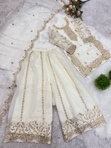 Ensemble Kurti Sharara brodé pour enfants avec dupatta – Tenue ethnique de créateur avec travail Zari pour les fêtes et les mariages, pour filles - Product Image 5