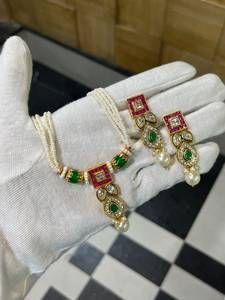 Conjunto de Collar y Aretes de Perlas de Imitación con Baño de Rodio, Estilo Clásico Indio para Novias, Joyería de Imitación para Bodas, Compromisos y Fiestas - Product Image 5