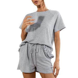 Bon fournisseur, créez votre propre ensemble t-shirt et short décontracté pour femme, nouvelle arrivée, facile à porter, tenue deux pièces tendance pour l'été - Product Image 1