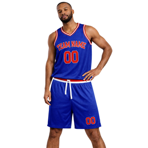 Ensemble uniforme de basket-ball bleu personnalisé, maillot et short rétro avec texte rouge, nom et numéro de l'équipe, design classique - Product Image 1